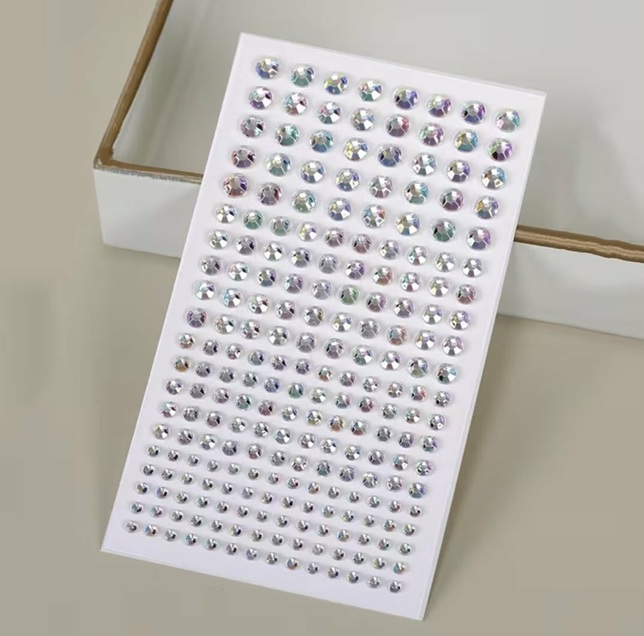 samozalepvashti-kristali-dekoratsia-ab-multieffekt самозалепващи кристали AB за нокти и грим блестящи камъчета декорация